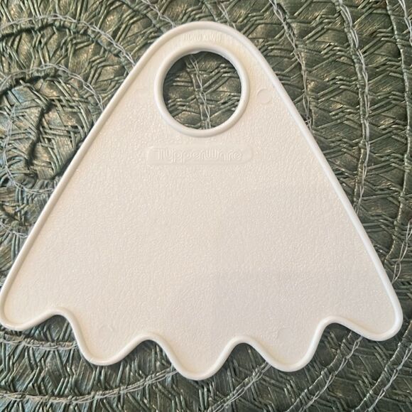 Vintage Tupperware lot of gadgets party gifts key holder scraper bottle top EVC - Picture 9 of 12